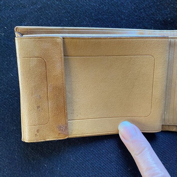 Vintage Tan Leather Bifold Wallet. Snap Closure. New But With Blemish. USA. - Picture 5 of 15